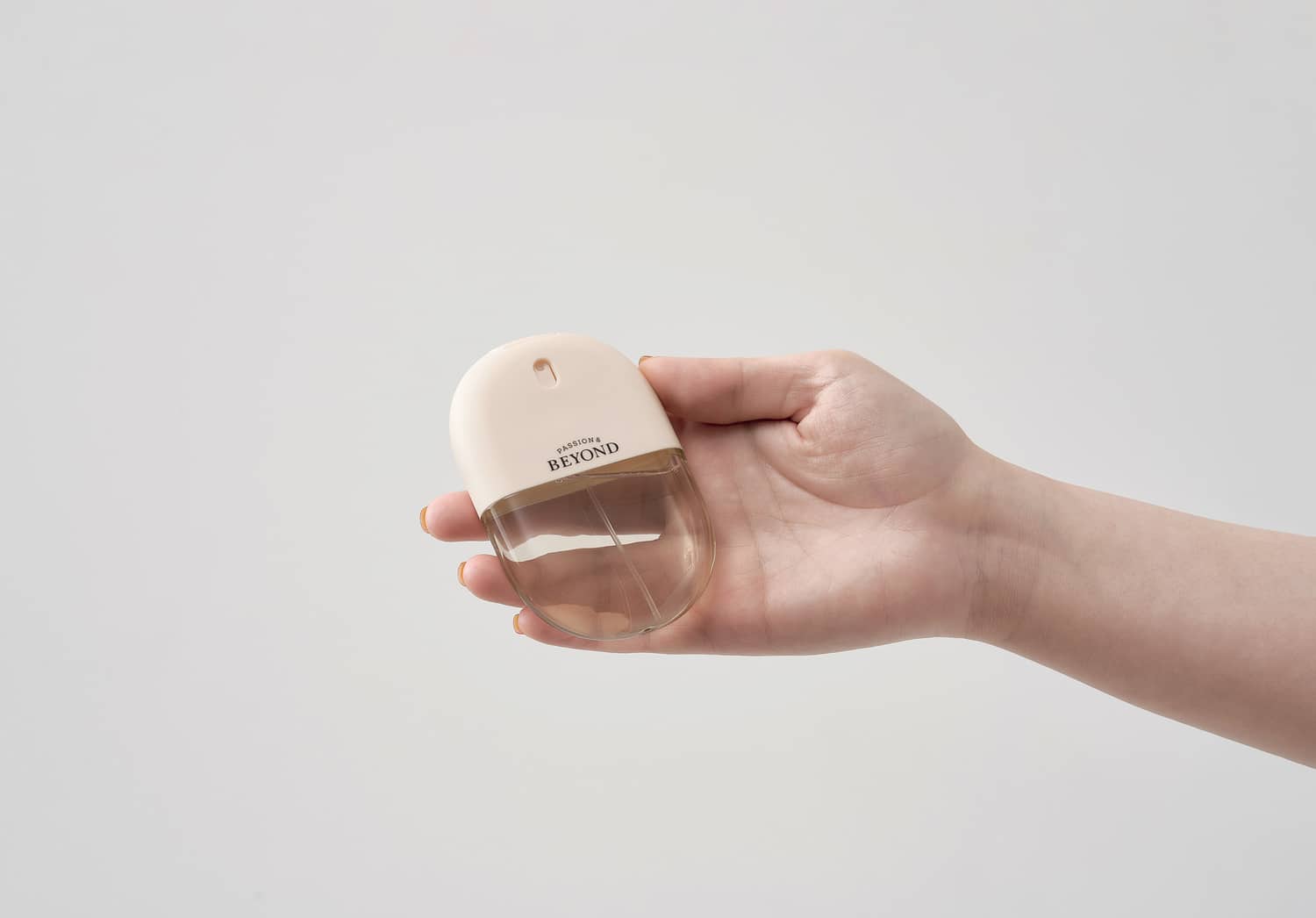 Introducing "HandRevive": Your Portable Hand Refresher for Refreshing and Secure Grip