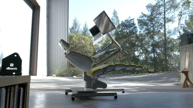 Altwork: First Workstation For High-Intensity Computer User Altwork: First Workstation
