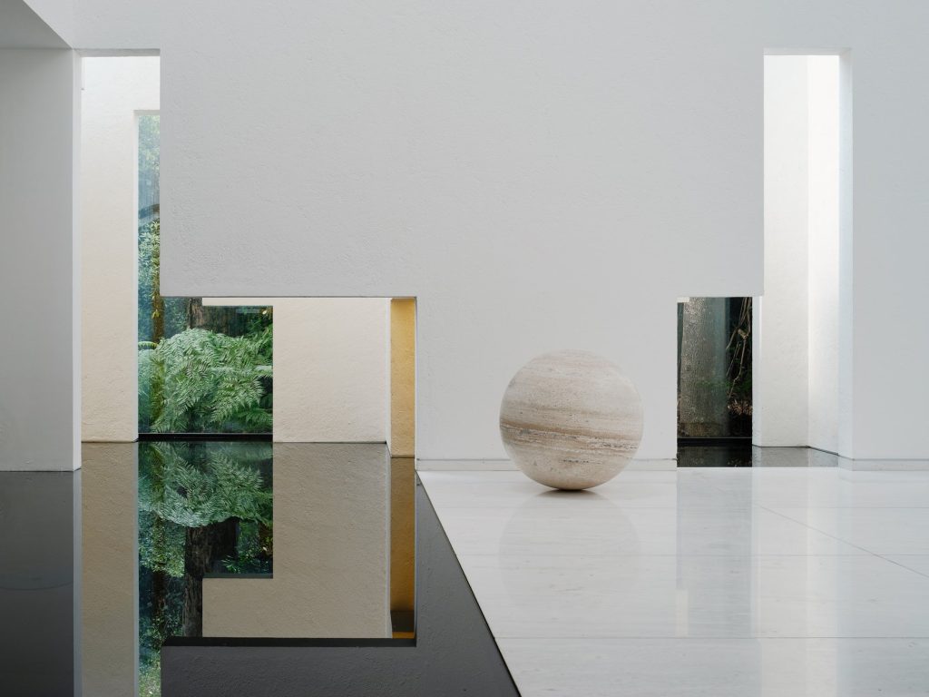 Rombo IV By Miguel Ángel Aragonés Is A Tribute To Minimalism