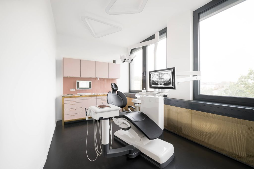 Studio Karhard Creates An Unconventional Dentist Office