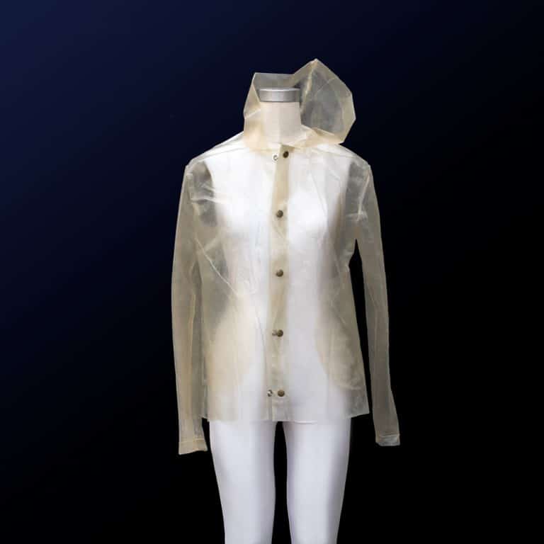Charlotte McCurdy's Ethereal Raincoat Is Algae Based Charlotte McCurdy's Ethereal Raincoat Is Algae Based