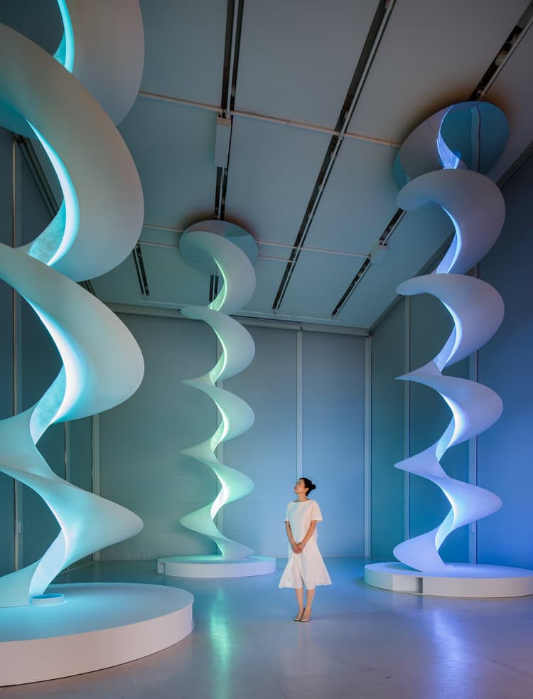 Mariko Mori's Work Is Weaving Together Concepts Of Science And Art Mariko Mori's Work Is Weaving Together Concepts Of Science And Art