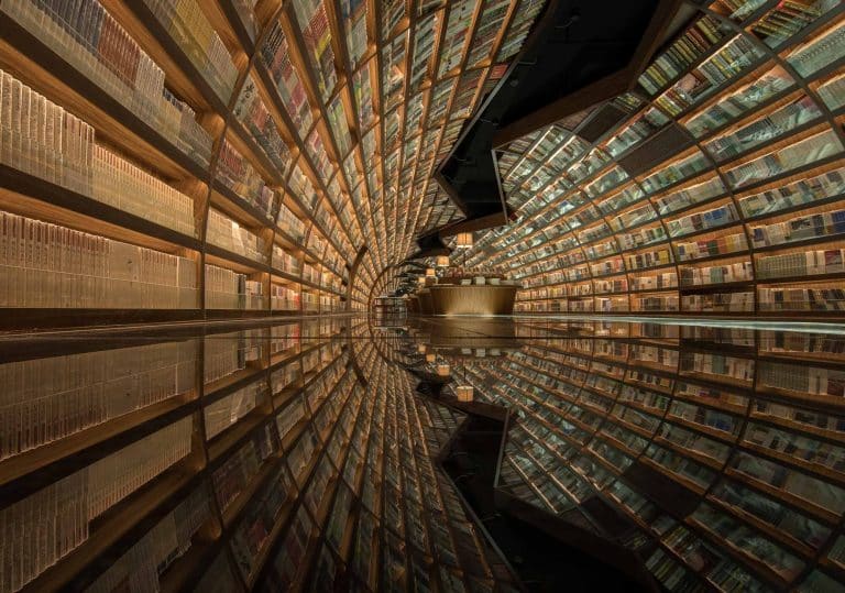 X+Living Creates The Illusion Of An Infinite Tunnel For Bookstore In China X+Living Creates The Illusion