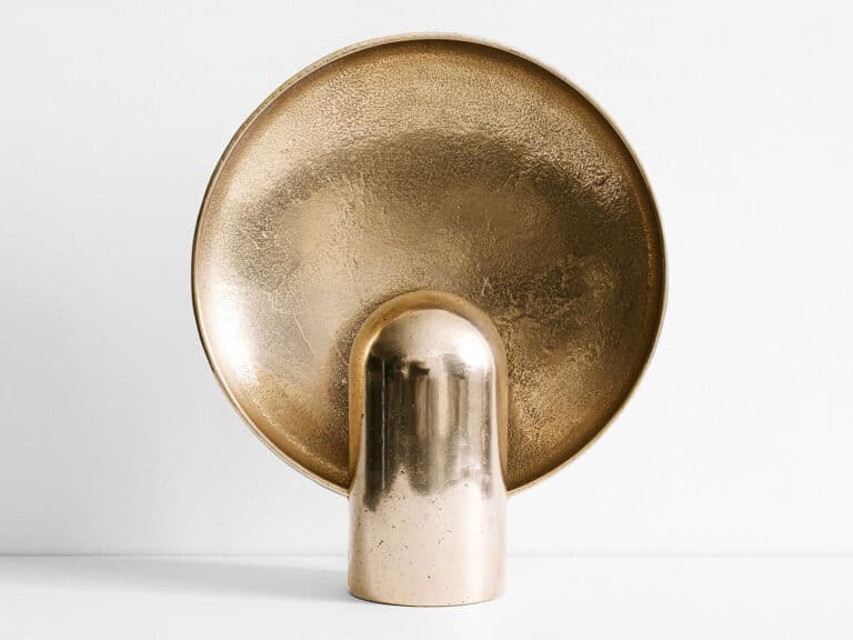 Henry Wilson Combines Rational Utility With Sculptural Expression Henry Wilson Combines Rational Utility With Sculptural Expression