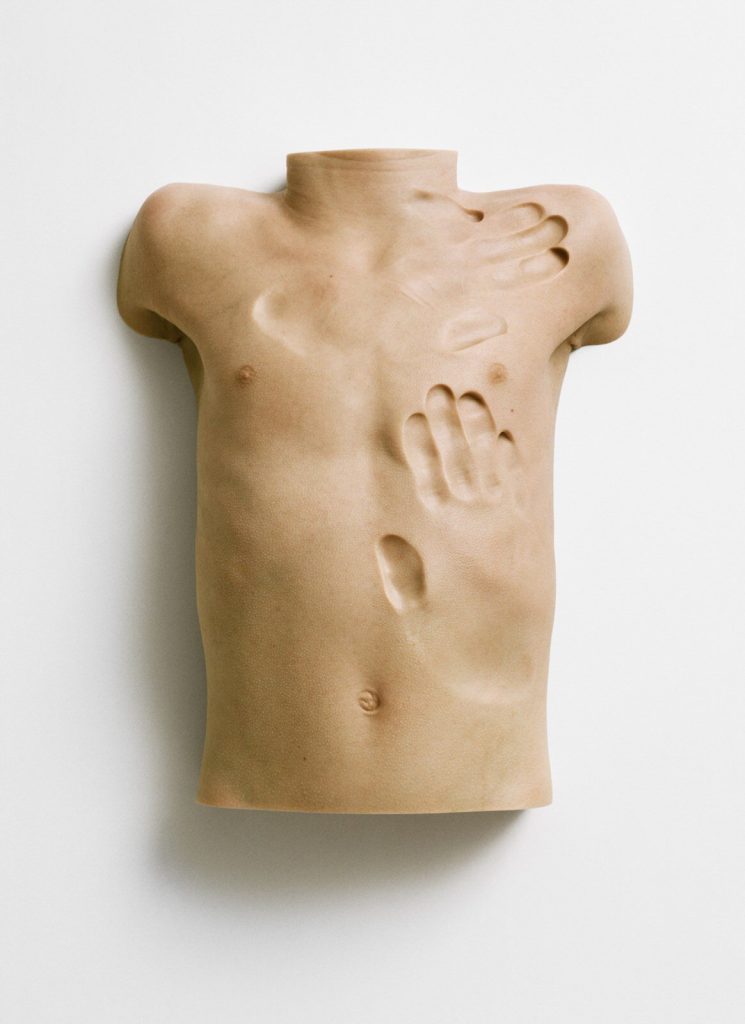 Anders Krisár Sculpts Gripping Imagery Of Bodily Beauty