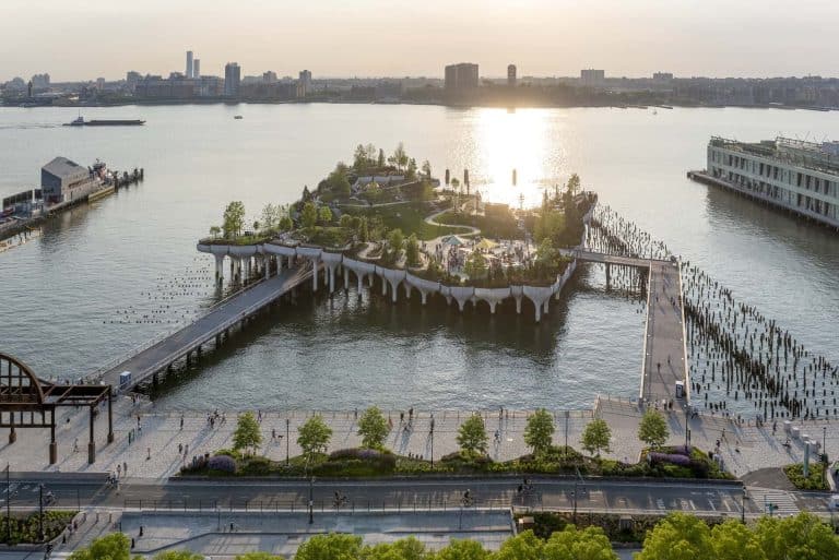 Heatherwick Studio Creates The Green Oasis Floating On the Hudson River Heatherwick Studio Creates Green Oasis