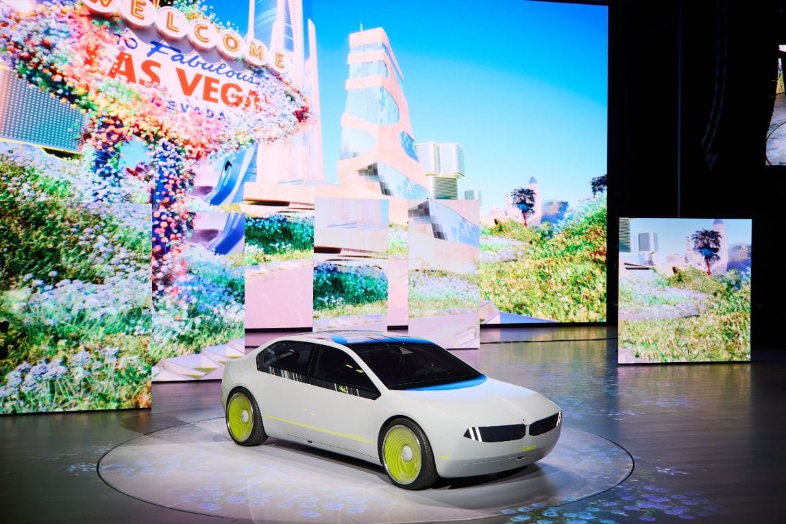 BMW i Vision Dee represents the future of digital experience
