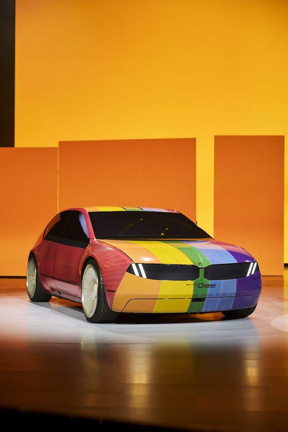 Bmw Visual The innovative BMW i Vision Dee represents the future of digital ...