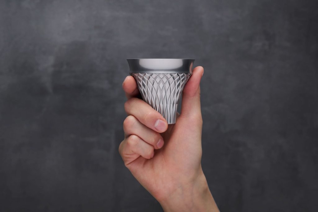 The beautiful and functional design of HAKUSAKU sake cups