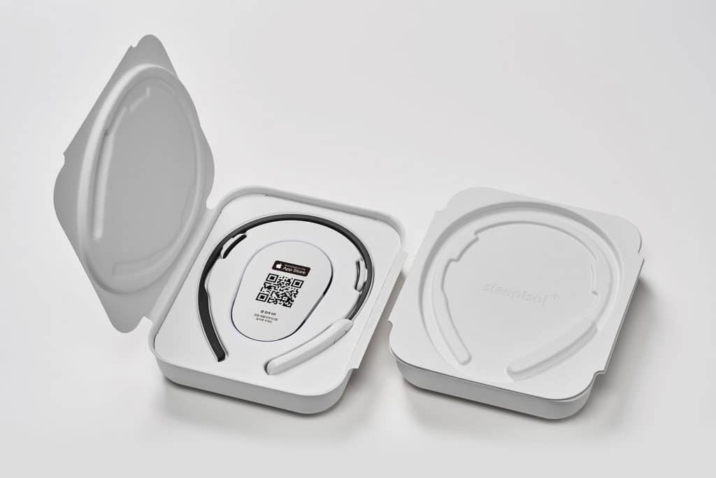 Sleepisol Plus: A Smart Wearable Device for Improved Sleep Quality and Brain Health