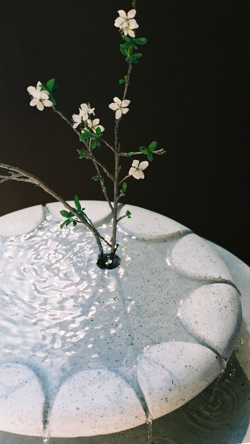 The Loop Fountain: Timeless Elegance in Miniature