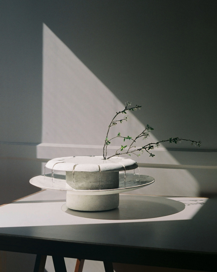 The Loop Fountain: Timeless Elegance in Miniature