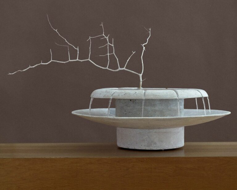 The Loop Fountain: Timeless Elegance in Miniature