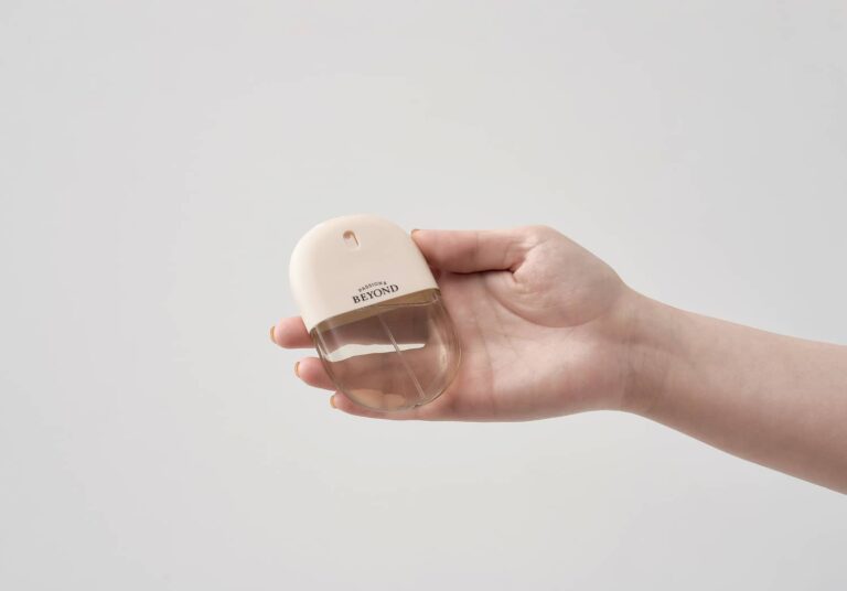 Introducing "HandRevive": Your Portable Hand Refresher for Refreshing and Secure Grip