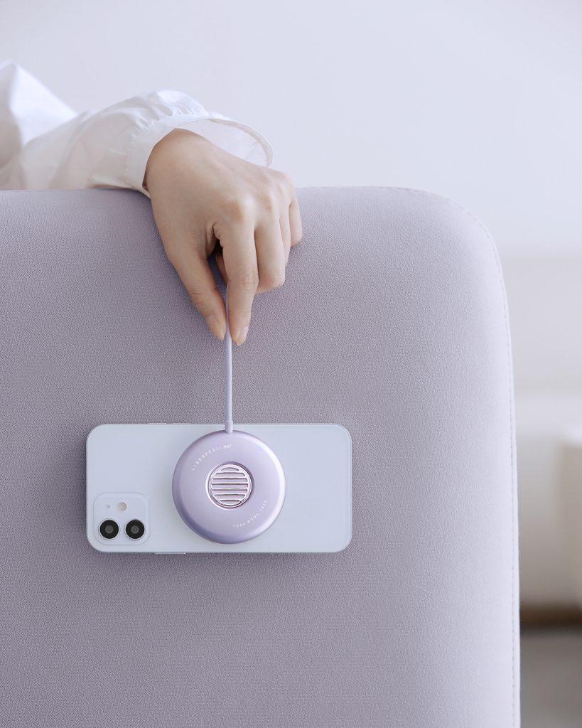 Cookie Power: A Retro-Style Wireless Magnetic Charger Bringing Sweet Energy to Your Phone