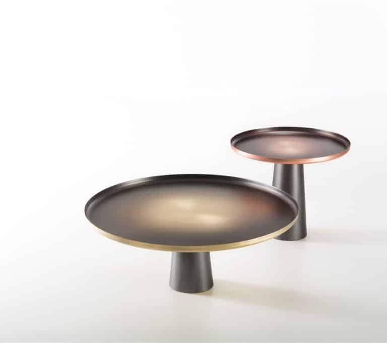 ARTEFATTO Creates Tray-Like Chromatic Table Surfaces Sleek modern metal serving trays with minimalist design for stylish presentation.