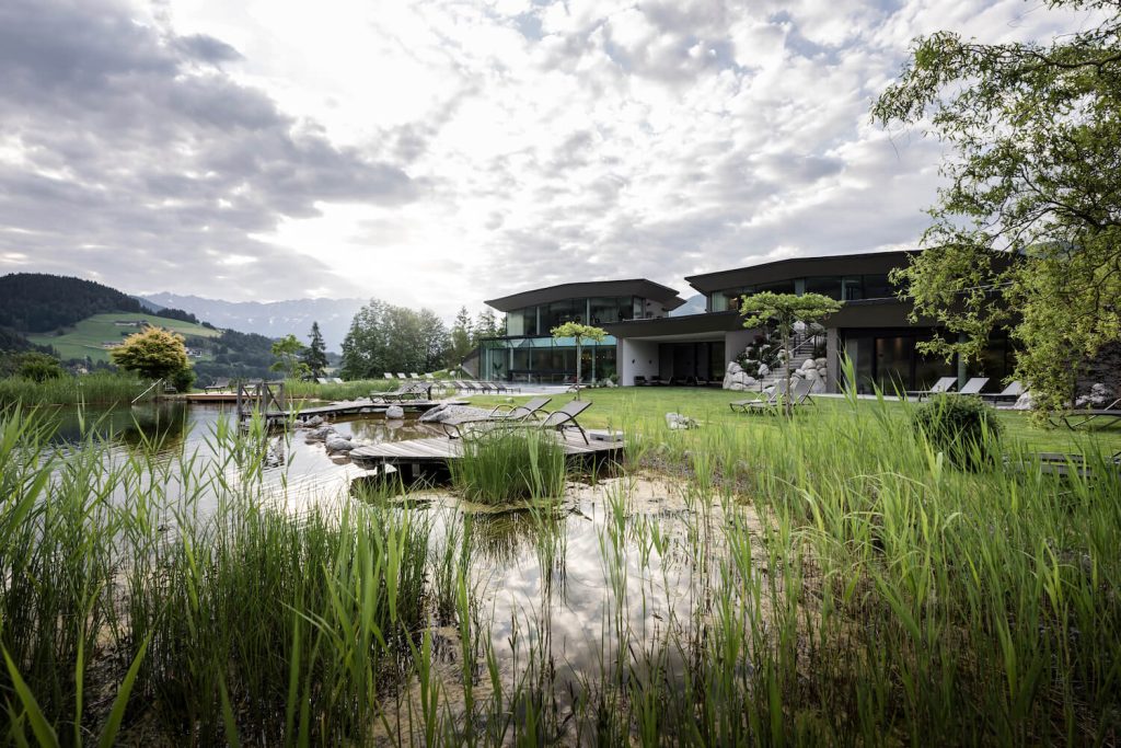 Puradies: Harmonious Integration of Architecture and Nature in Leogang, Austria