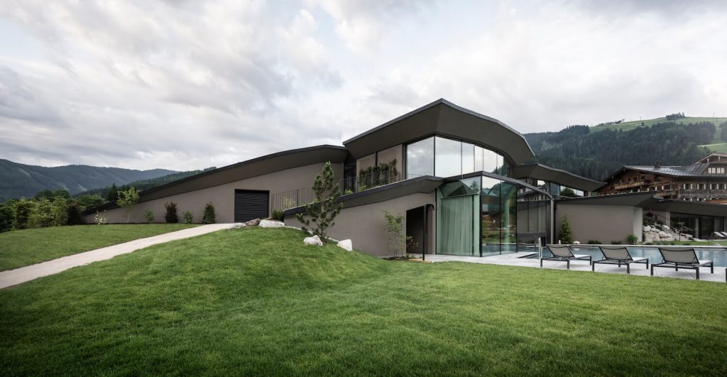 Puradies: Harmonious Integration of Architecture and Nature in Leogang, Austria