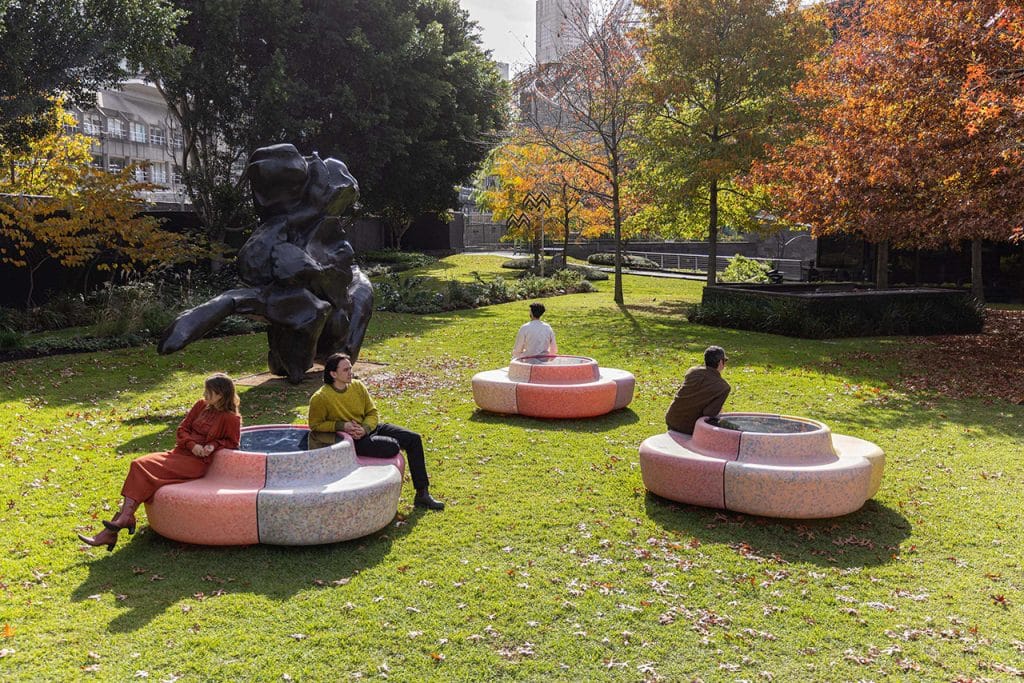 Sunflower Spin: A Solar-Powered Bench Redefining Urban Spaces