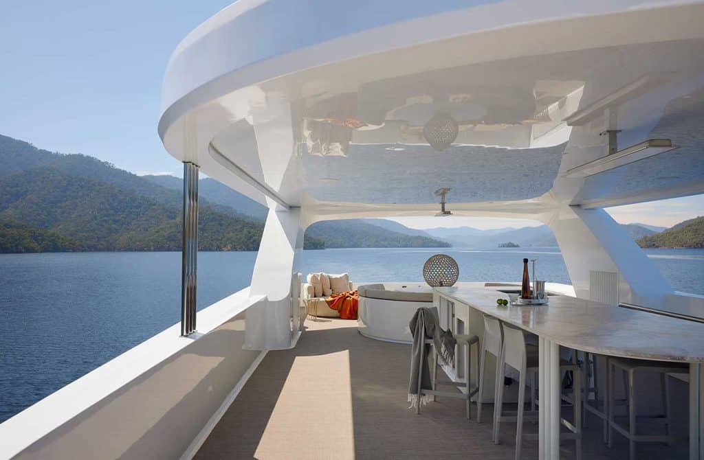 Halcyon: A Modern Marvel Afloat on Lake Eildon, Australia