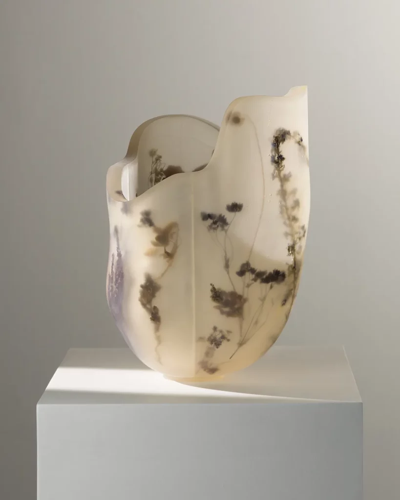 "Vas Florum" Exhibition Unveils the Captivating Artistry of Marcin Rusak