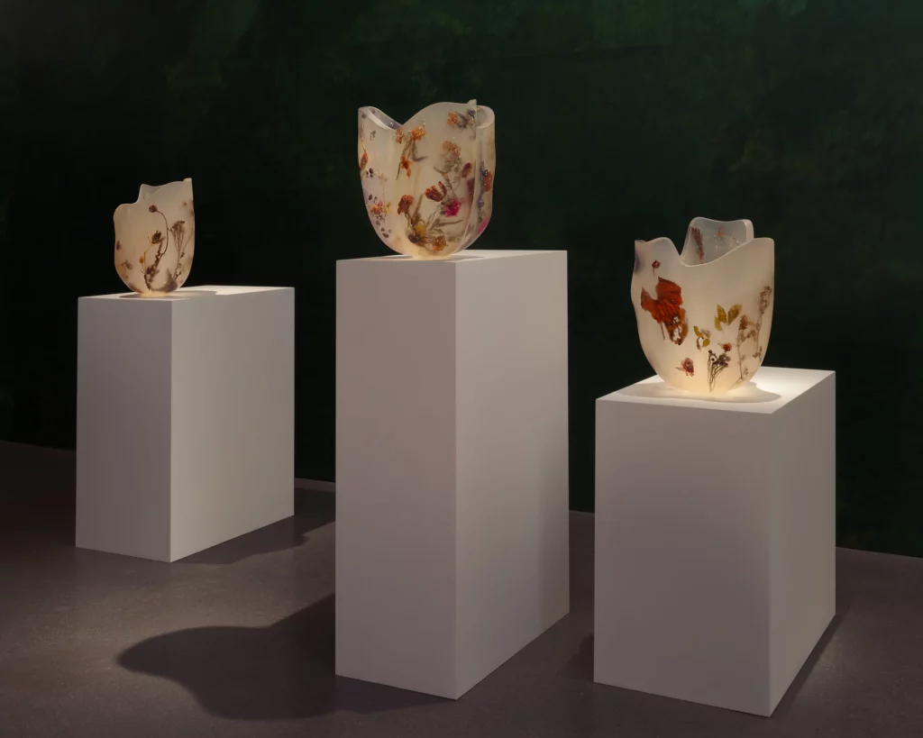 "Vas Florum" Exhibition Unveils the Captivating Artistry of Marcin Rusak
