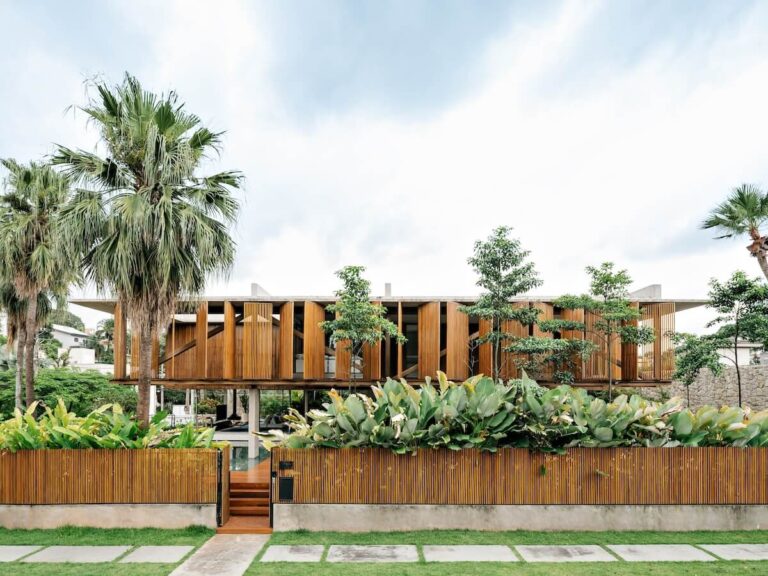 The Ethereal Beauty of Casa Cumaru by FGMF Arquitetos Harmonizing Modernity and Nature