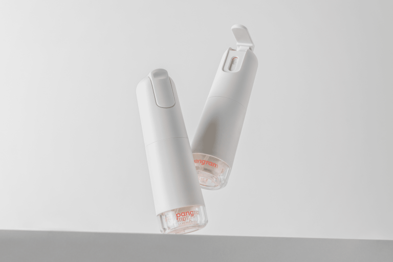 Sleek Portable Perfume Atomizer Redefining On-the-Go Luxury Sleek Portable Perfume Atomizer Redefining On-the-Go Luxury