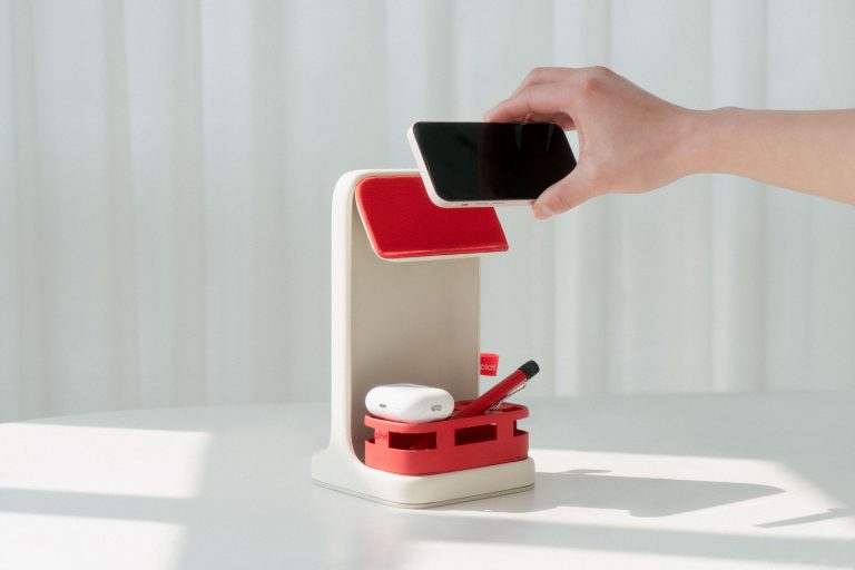 Plat is Revolutionizing Desk Dynamics Infusing Everyday Tasks with Freshness Plat is Revolutionizing Desk Dynamics Infusing Everyday Tasks with Freshness