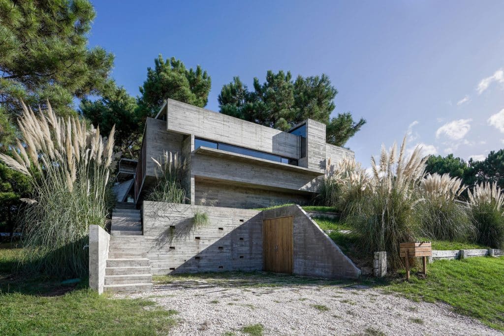 Loma House is Integrating Modern Design with Natural Dunes