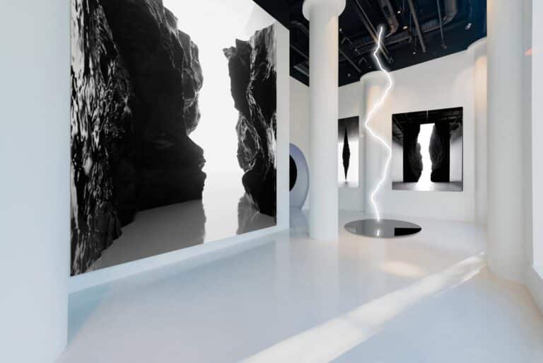 Load gallery presents Mareo Rodríguez’s solo digital exhibition Black and white abstract art in Modern Art Gallery at Visual Atelier 8, showcasing contemporary artwork displays.