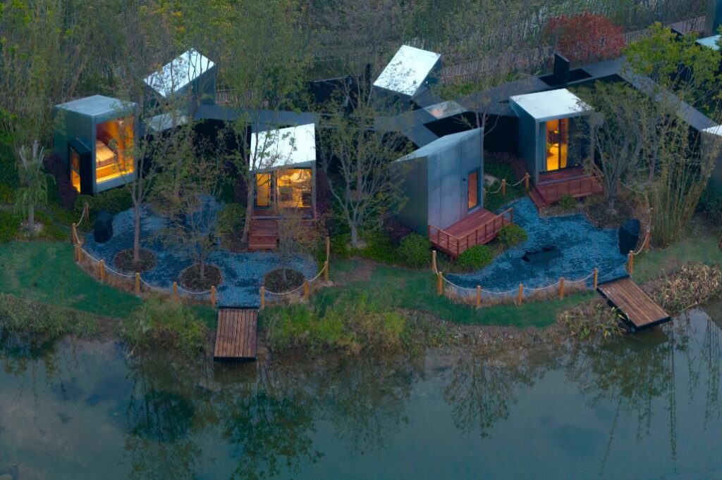 The Cabin of Maze: An unique wilderness retreat by Wiki World