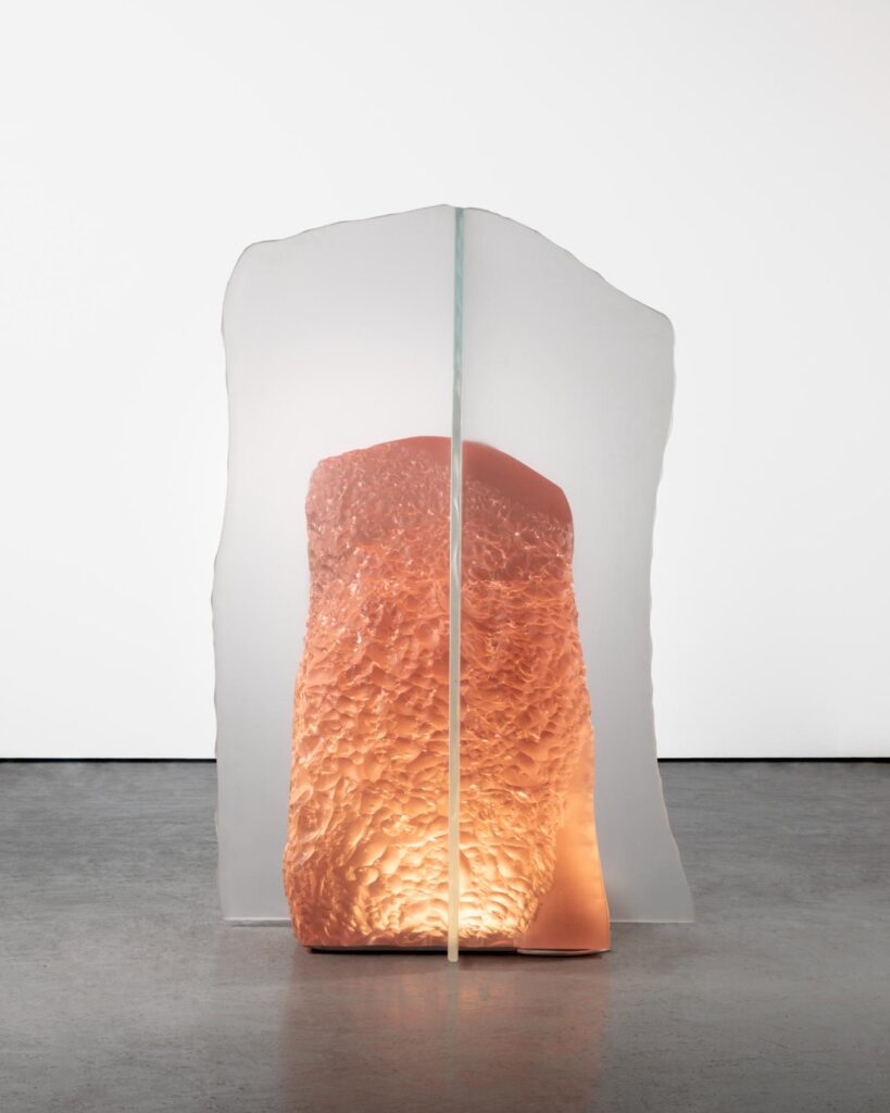 Plain Cuts_Remediated SS22301: Wonmin Park’s sculptural vision in light