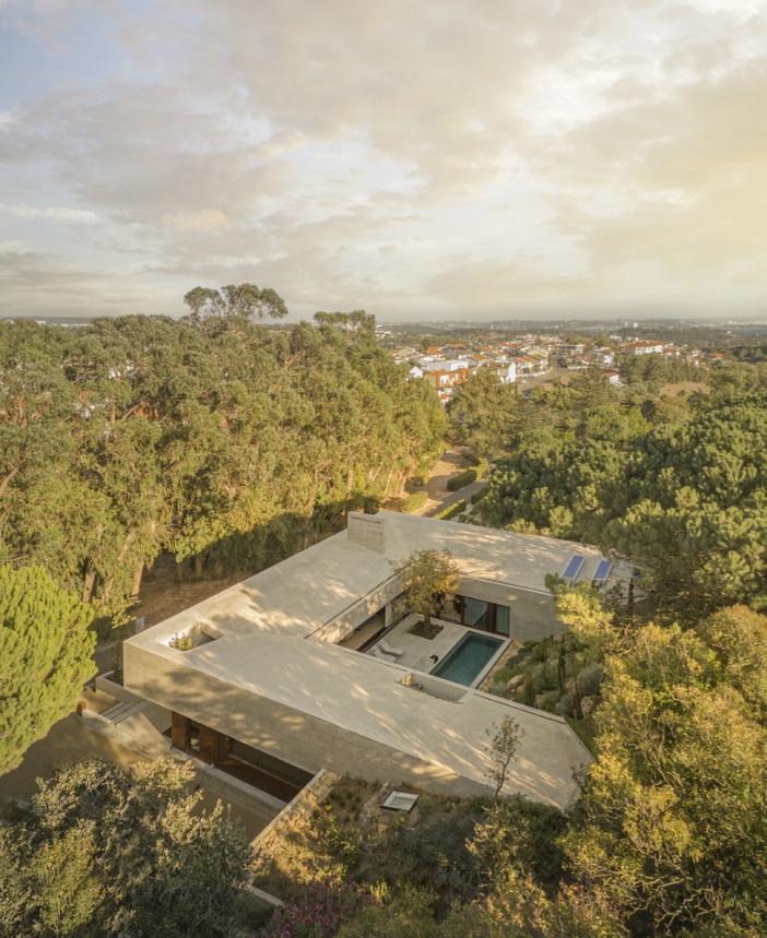 Oeiras House, a masterpiece of architectural integration with nature