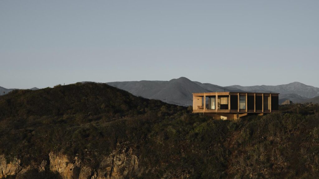 CR House offers panoramic views and minimalist spatial design
