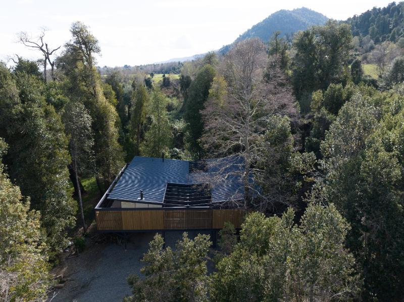 Huacho Oak House by Hebra Arquitectos blends nature with minimalist design