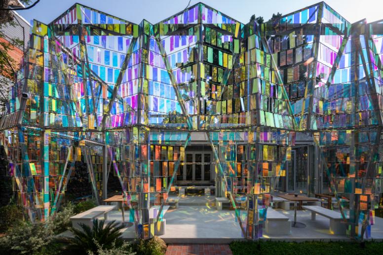 THE FACETS by BBWORKSPACE: A gemstone-inspired café