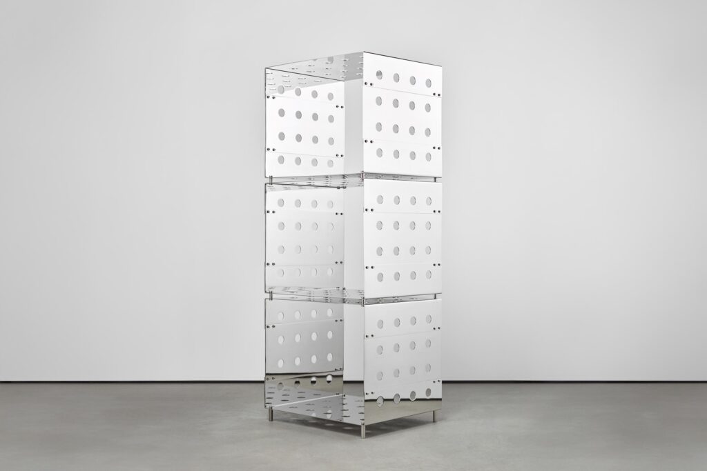 Stainless steel Circles display unit by Marius Boekhorst