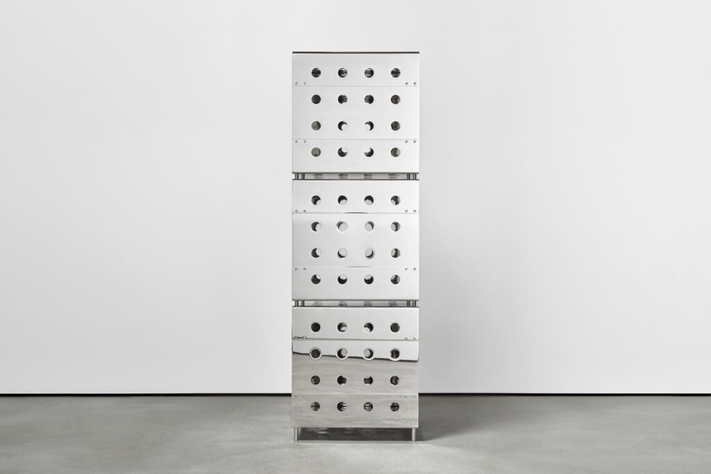 Modern reflective shelving unit by Marius Boekhorst