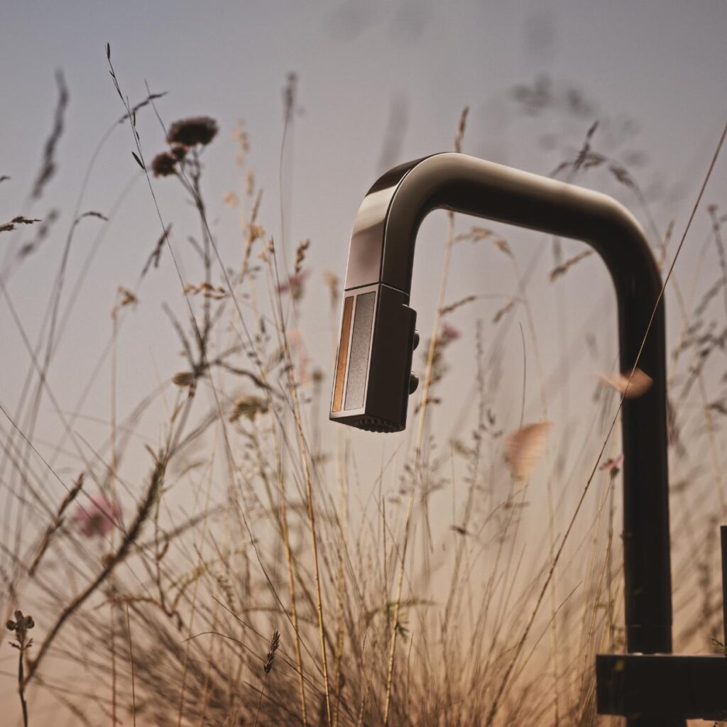 Digital droplet tracing across abstract terrain in Blanco Void’s Project Brizo visual narrative