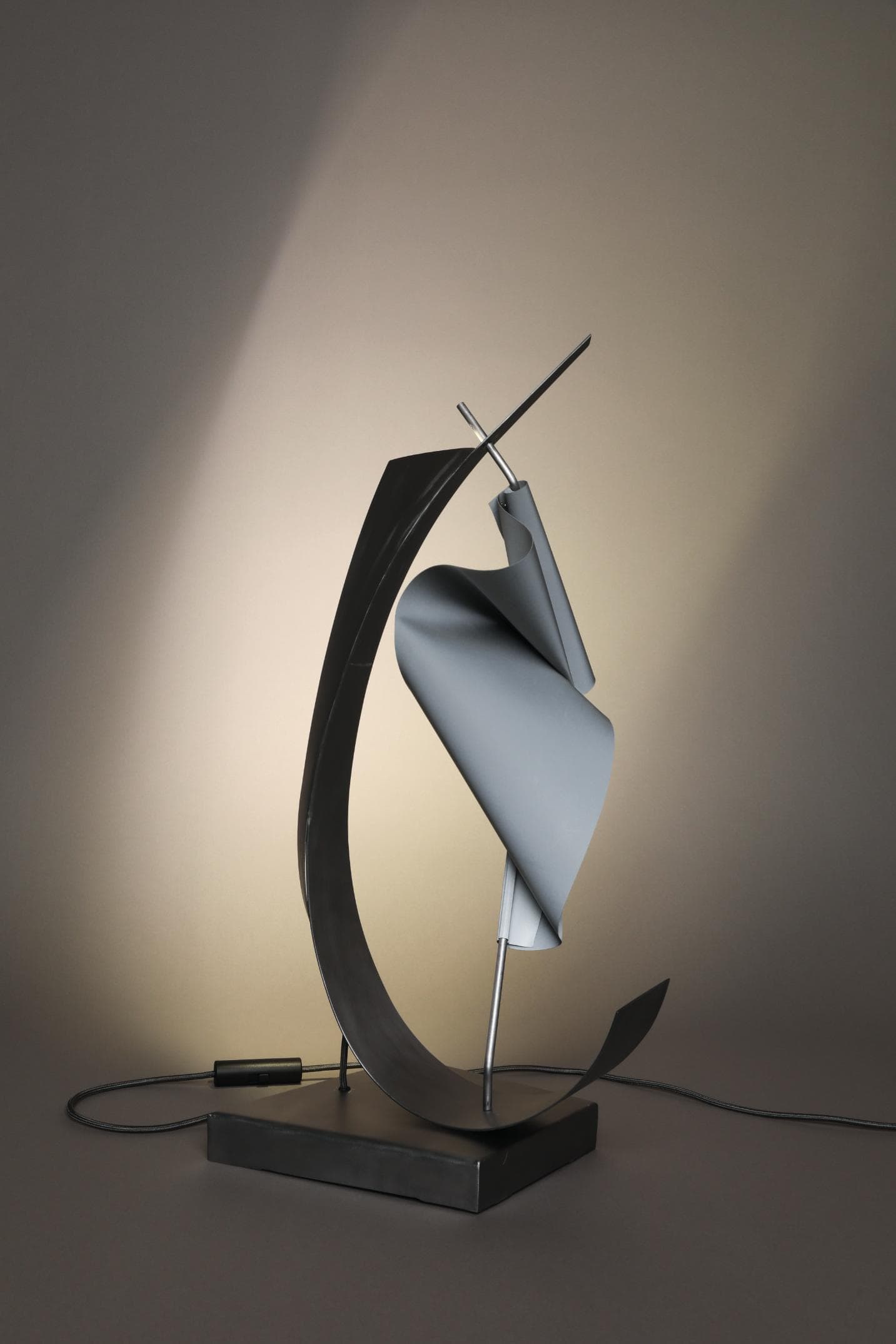 AFALG by Céline d’Oultremont uses responsive lighting design
