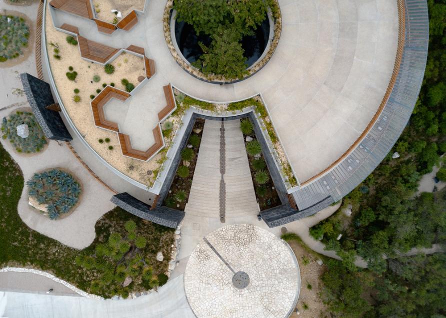 Roof terrace designed as a 360 degree viewing platform