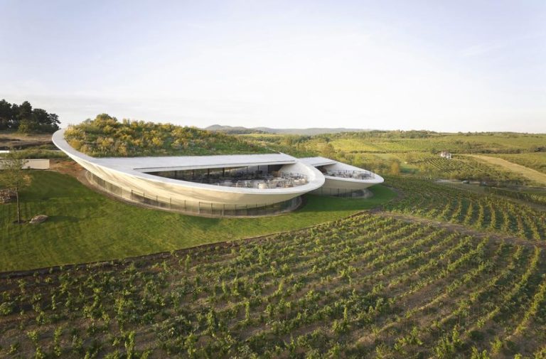 Sauska Tokaj winery by BORD rises above Hungarian vineyards Sauska Tokaj winery by BORD rises above