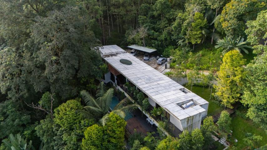 Rainforest residence Malaysia by Choo Gim Wah architect in Janda