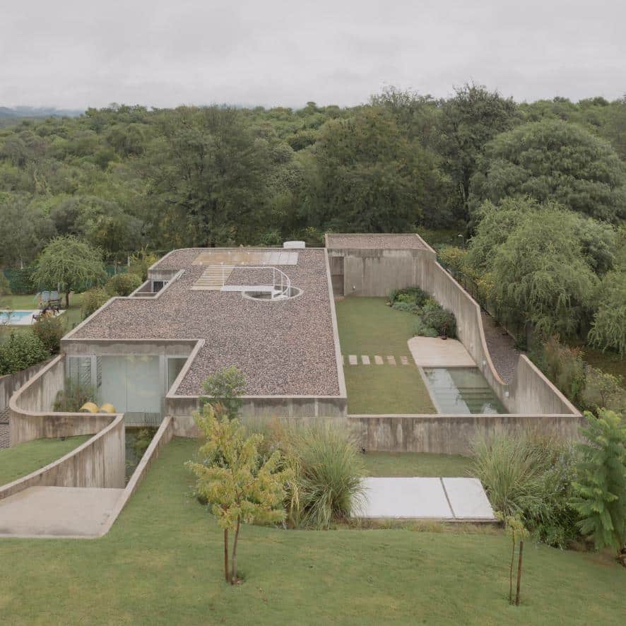 Casa Clausura by Agustin Lozada