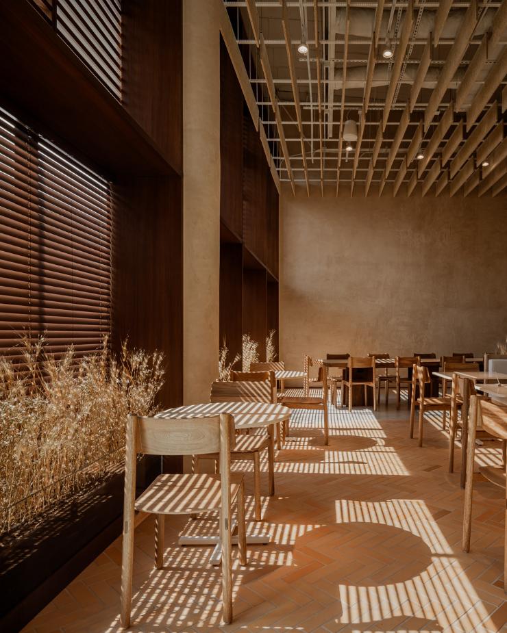 Custom wooden tables crafted from reclaimed Bayano Reservoir hardwoods