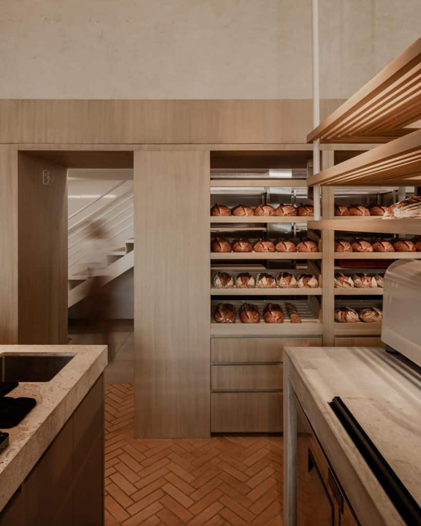 Exterior view of Krume Bäcker bakery in Panama by Mallol.