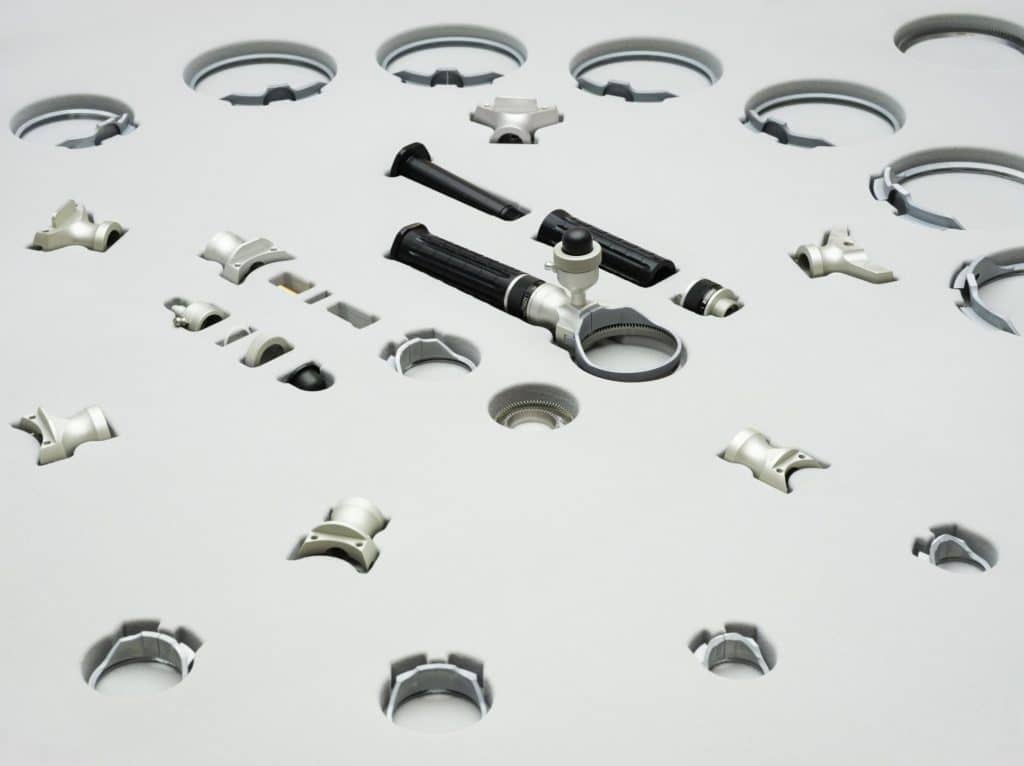 Avoir presents ROUND PROBLEMS circular installation for industrial trade fair -
