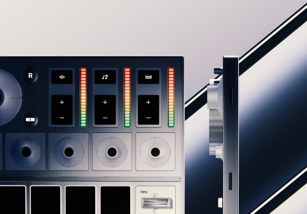 Makhina modular base in brushed aluminum with wireless modules attached
