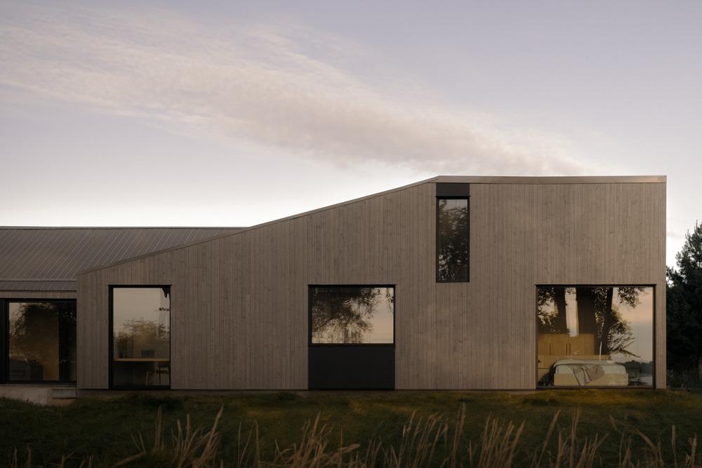 Exterior view of South Bay Residence by StudioAC